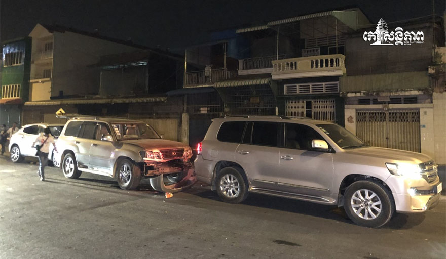 drunk-chinese-man-drives-three-luxury-cars-and-crashes-into-three-cars