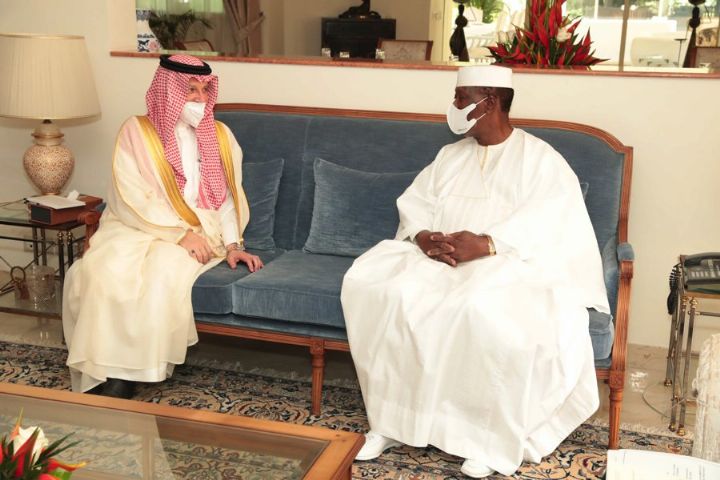 the-head-of-state-meets-with-the-minister-of-state-for-african-affairs-of-the-kingdom-of-saudi-arabia