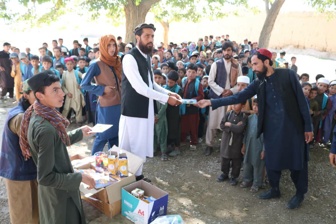 a-teacher-in-logar-province-donates-school-materials-to-500-students