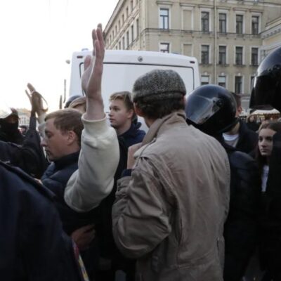 Протести,-арести-и-недоволство-в-Русия