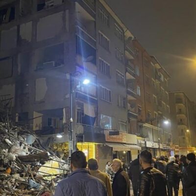 Мощно-земетресение-в-Турция,-десетки-загинали-и-ранени