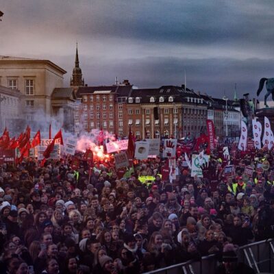danes-protest-against-plan-to-abolish-public-holiday