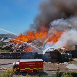 onehunga-waste-facility-fire-contained-but-still-burning,-heat-seeking-drones-to-seek-hotspots