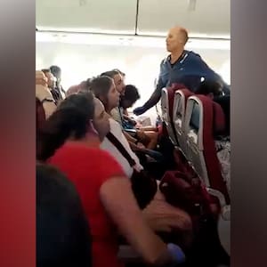 latam-flight-from-sydney-to-auckland-nose-dives,-passengers-and-crew-‘thrown-into-ceiling’