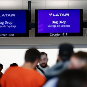 latam-airlines-flight-plunge:-aviation-lawyer-says-airline-must-pay-for-long-term-losses-as-authorities-study-plane’s-black-box
