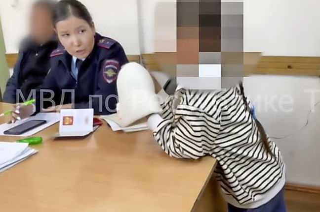 russische-politie-pakt-9-jarig-meisje-op-voor-aanzetten-tot-terrorisme:-“kan-jij-mensen-vermoorden-voor-500.000-roebel?」