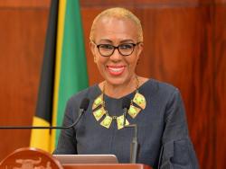 education-minister-emphasises-importance-of-empowering-teachers-with-technology