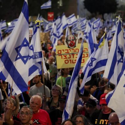 miles-de-israelies-pidieron-por-segunda-noche-consecutiva-la-renuncia-de-netanyahu-y-la-celebracion-de-elecciones