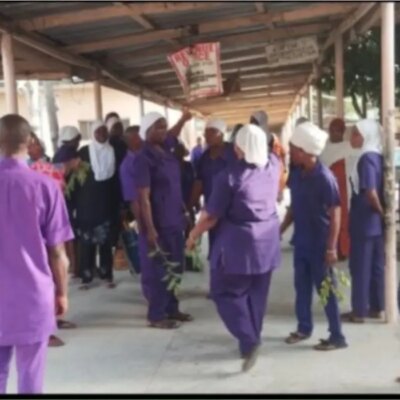 protests-rock-federal-teaching-hospital-lokoja-over-death-of-ward-attendant