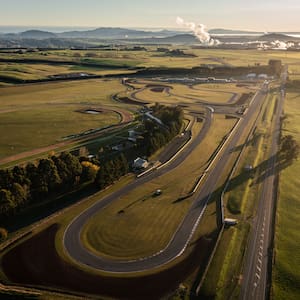 supercars-taupo:-tickets-sold-out-for-saturday-and-sunday-racing