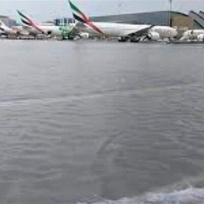 الخطوط-الجوية-توقف-رحلاتها-إلى-مطار-دبي-بعد-غرقه-بفعل-الأمطار