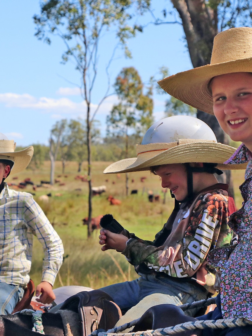 the-young-siblings-keeping-eidsvold-cattle-drive-traditions-alive