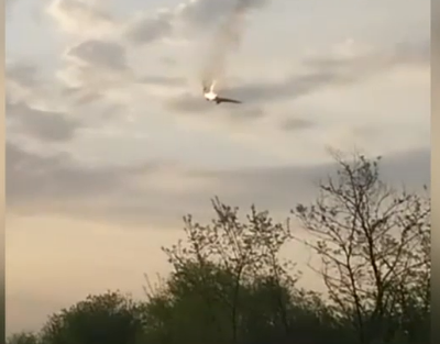 un-avion-de-lupta-s-a-prabusit-in-rusia-dupa-ce-a-atacat-cu-rachete-teritoriul-ucrainean.-imagini-cu-aeronava-cuprinsa-de-flacari