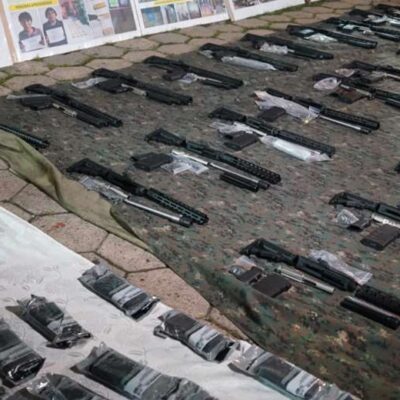 felcn-secuestra-30-fusiles-de-guerra-y-243-kilos-de-droga-en-la-pampa-de-la-isla