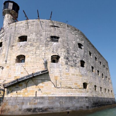 fort-boyard-:-un-chantier-de-renovation-colossal-«pour-eviter-le-pire»-a-la-forteresse