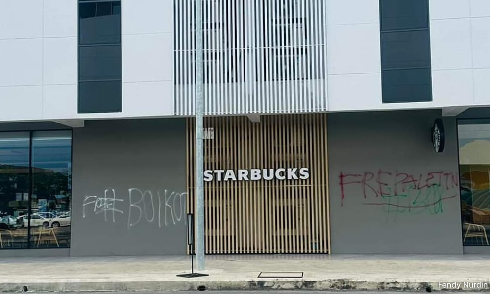 starbucks-outlet-in-sabah-vandalised-with-‘boikot,-free-palestine’-graffiti
