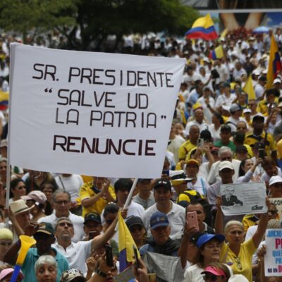 petro-reconoce-protestas-“fuertes”-contra-gobierno,-en-colombia