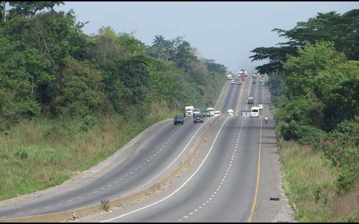one-dead-,-6-injured-in-lagos-abeokuta-expressway-accident