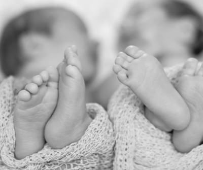 不孕女喜懷3胞胎「2同卵胎1異卵胎」-資深醫生都話：第一次見