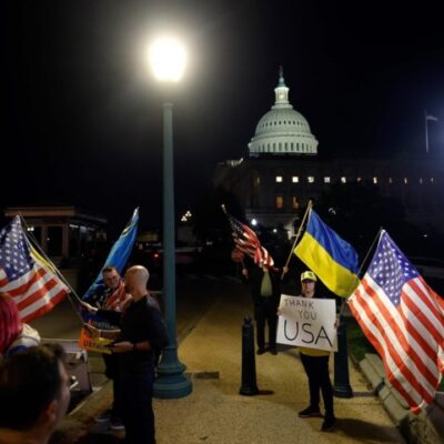 ook-amerikaanse-senaat-stemt-in-met-hulppakket-voor-oekraine:-“sturen-deze-week-al-wapens-en-materiaal”
