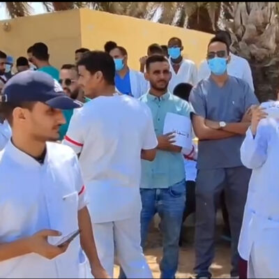 “الأطباء-المقيمون”-يواصلون-احتجاجهم-ضد-خرق-الوزارة-اتفاقهما-(فيديو)