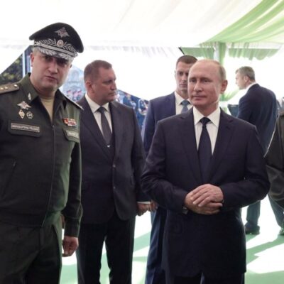 russische-onderminister-van-defensie-opgepakt-op-verdenking-van-“grootschalige-corruptie”