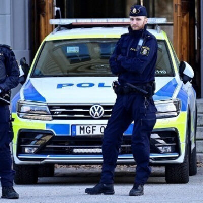 Σουηδία:-Επίθεση-μασκοφόρων-με-καπνογόνα-μέσα-σε-θέατρο-Τρεις-τραυματίες