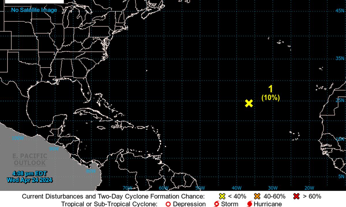 centro-nacional-de-huracanes-informa-sobre-area-de-baja-presion-en-el-atlantico-con-aguaceros-y-tormentas-electricas