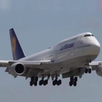 video.-aterizare-cu-emotii:-un-boeing-747-al-lufthansa-topaie-pe-pista-inainte-ca-pilotii-sa-decida-ridicarea-in-aer-a-aeronavei