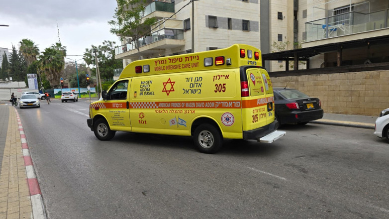 Israël:-18χρονη-δέχθηκε-επίθεση-με-μαχαίρι-και-τραυματίστηκε-βαριά-σε-προάστιο-του-Τελ-Αβίβ