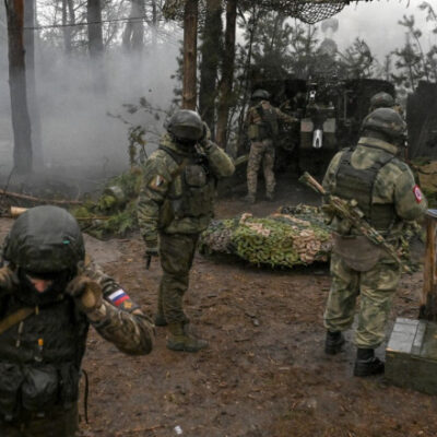 rusia-bombardeaza-masiv-caile-ferate-din-ucraina-pentru-a-bloca-ajutorul-occidentului:-„pregateste-o-ofensiva-de-amploare”