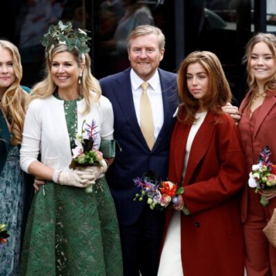 nederland-viert-koningsdag:-royals-beginnen-aan-hun-wandeling