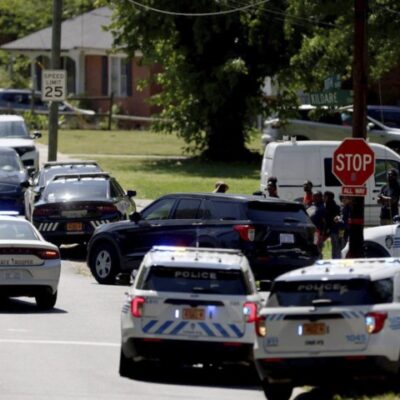 agent-gedood-en-verschillende-gewonden-bij-schietpartij-in-amerikaanse-stad-charlotte,-verdachte-dood-aangetroffen