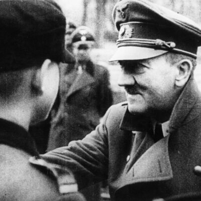 ultimele-zile-ale-lui-hilter.-pe-30-aprilie-1945,-dictatorul-care-visa-„reich-ul-de-1000-de-ani”-se-sinucidea-in-buncarul-sau
