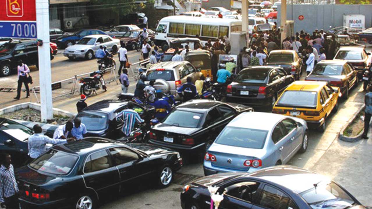 fuel-scarcity:-lagos-residents-stranded-as-petrol-hits-n1,000-per-litre