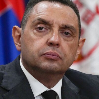 serbijos-vyriausybeje-dirbs-sankcionuotas-buves-zvalgybos-vadovas,-palankus-rusijai