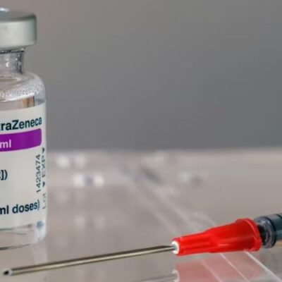 '아스트라제네카'가 자사의 코로나19 백신이 심각한 부작용을 일으킬 수 있음을 인정했다.