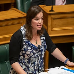 green-mp-julie-anne-genter-apologises-after-confrontation-with-minister-matt-doocey,-could-face-further-action