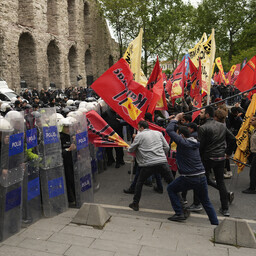 istanbuli-politsei-vottis-kinni-ule-200-meeleavaldaja