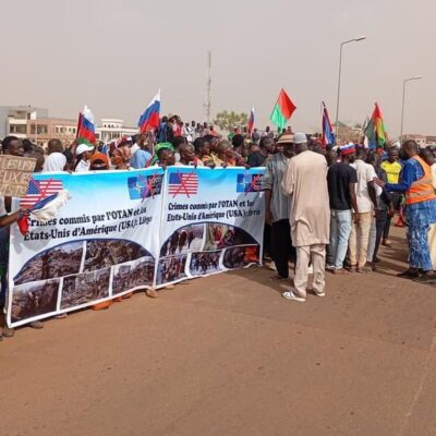 بوركينا-فاسو:-المئات-يحتجون-رفضا-للتدخل-الأمريكي-في-شؤون-بلادهم