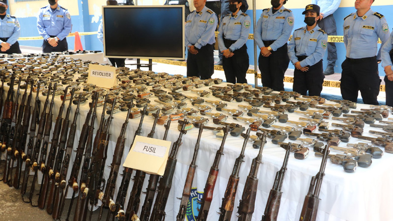 Ονδούρα:-Κατασχέθηκαν-πάνω-από-12.000-όπλα-αφότου-κηρύχθηκε-κατάσταση-έκτακτης-ανάγκης