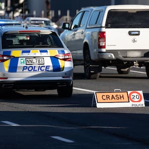 state-highway-2-closed-after-waipawa-crash,-two-people-critically-injured
