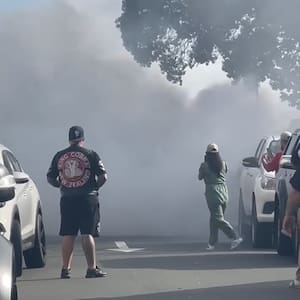 tribesmen-motorcycle-club-and-king-cobras-biker-convoy-sends-plumes-of-smoke-across-auckland-cbd