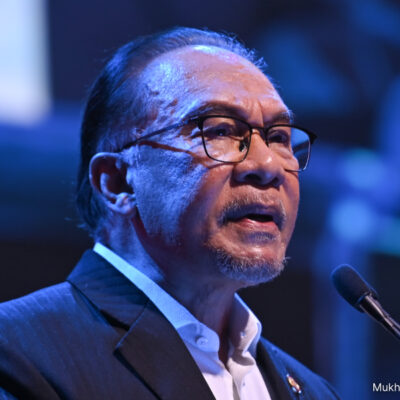 anwar-suggests-every-leader,-including-pm,-look-after-a-village