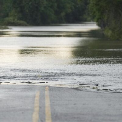 rescatan-al-menos-233-personas-tras-fuertes-lluvias-e-inundaciones-en-texas