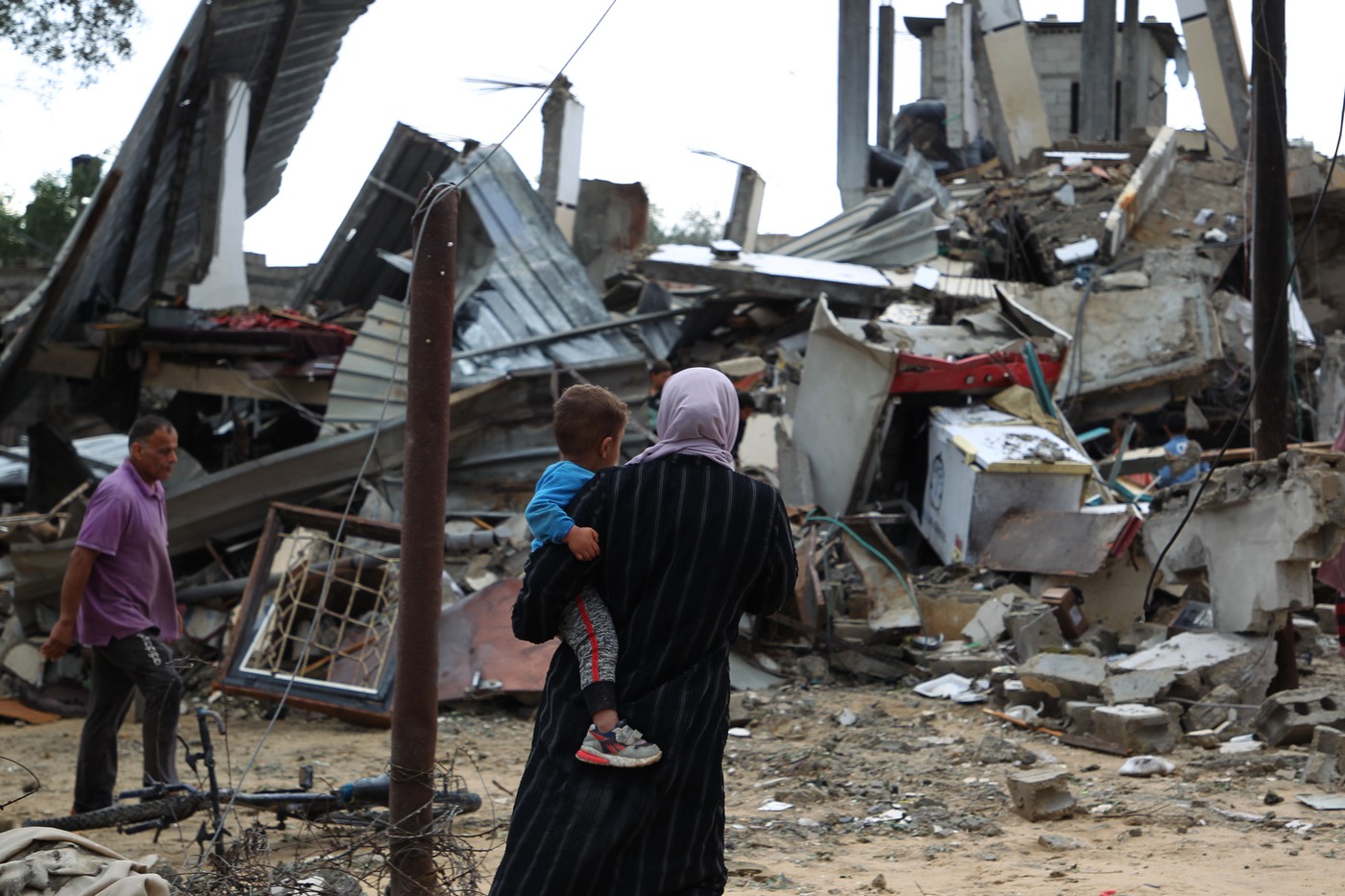 armata-israeliana-bombardeaza-estul-orasului-rafah,-inainte-ca-evacuarea-populatiei-sa-se-incheie