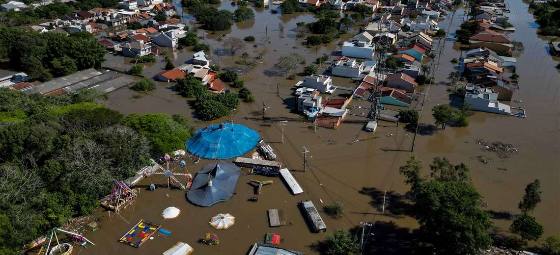 ayuda-y-donaciones-se-distribuyen-en-el-sur-de-brasil,-que-espera-mas-lluvias