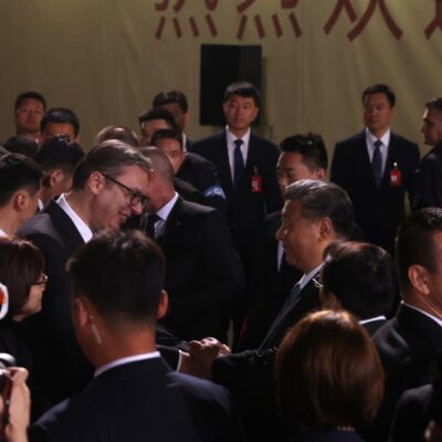 Кинескиот-претседател-Си-Џинпинг-пристигна-во-Белград,-го-пречекаа-Вучиќ-и-државниот-врв-(VIDEO)-|-МКД