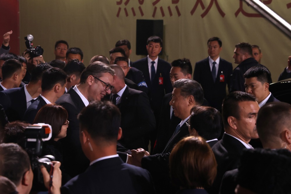 Кинескиот-претседател-Си-Џинпинг-пристигна-во-Белград,-го-пречекаа-Вучиќ-и-државниот-врв-(동영상)-|-MKD