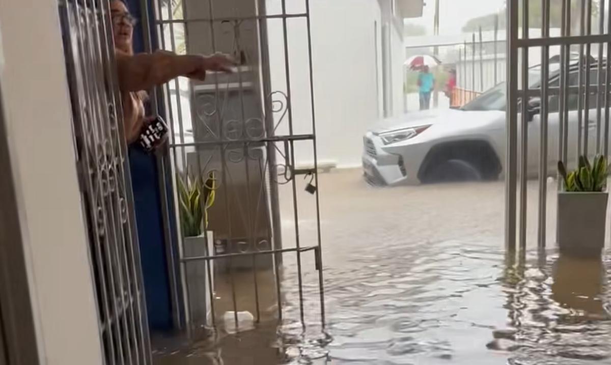 estudiantes-y-docentes-son-rescatados-de-escuela-en-yauco-tras-quedar-atrapados-por-inundaciones
